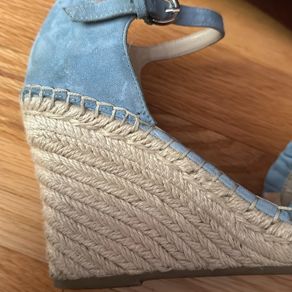 Marc Fisher pretty suede
